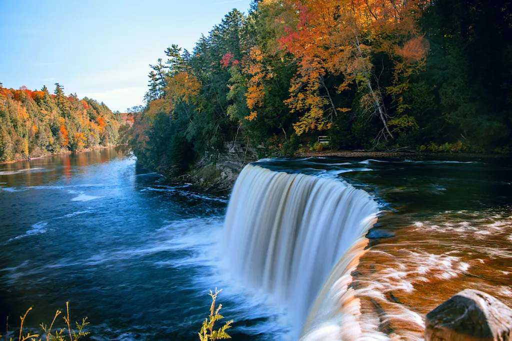 tahquamenon-falls-sault-ste-marie-michigan